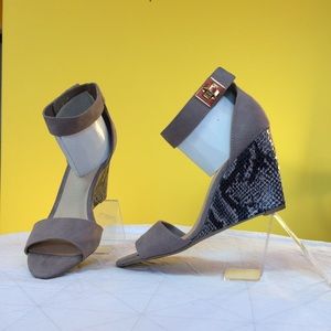*NWT* Cato Ankle Strap Snake Print Wedge SZ 9